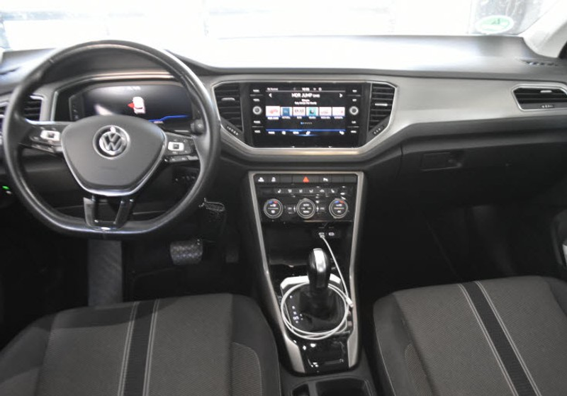 Volkswagen T-Roc 1.5 TSI DSG Style AHK LED NAVI ACT.INFO ACC — photo 3