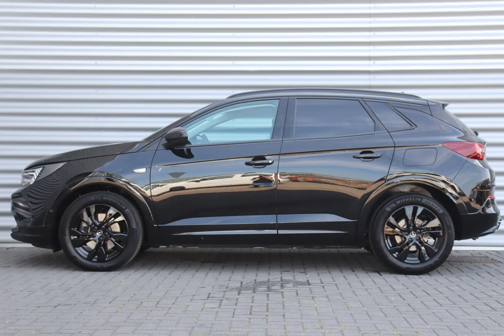 Opel Grandland 1.6 TURBO HYBRID 225PK LEVEL 4 GS AUTOMAAT / NAVI Zwart - 2
