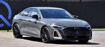 40TFSI EDITION ONE SLINE AMBIENT CARPLAY TREKHAAK