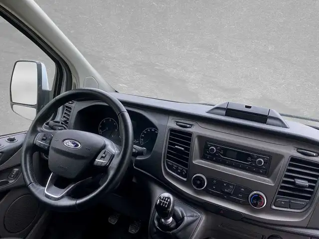 Ford Transit Custom view 4