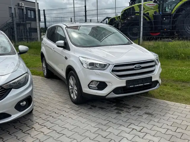 Ford Kuga main image