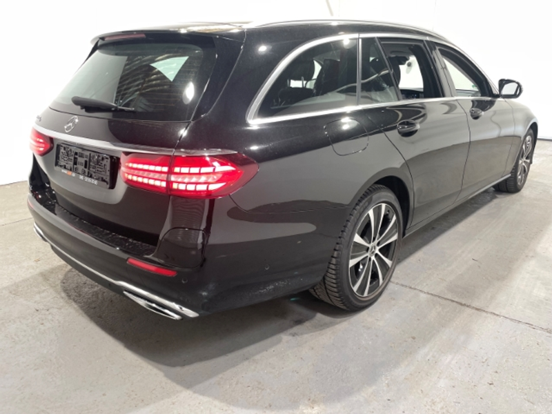 Mercedes-Benz E 300 T e Avantgarde Automatik EU6 LED ACC Navi — photo 3