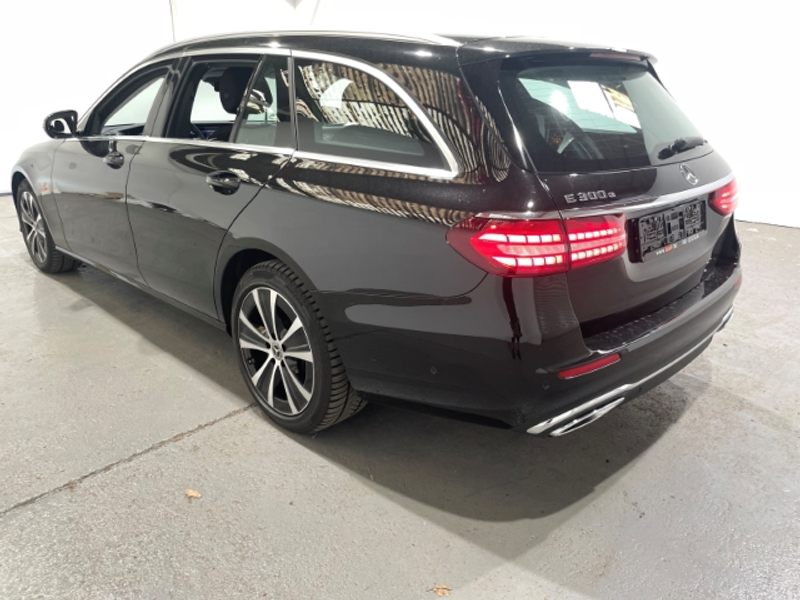 Mercedes-Benz E 300 T e Avantgarde Automatik EU6 LED ACC Navi — photo 4