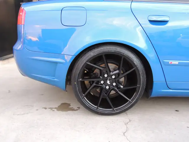 Audi A4 view 15
