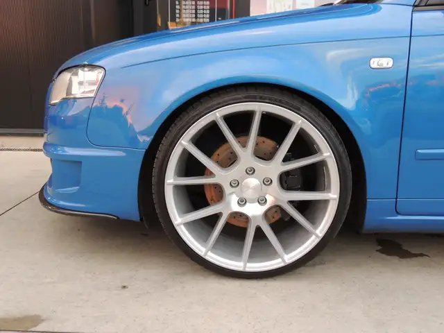 Audi A4 view 12