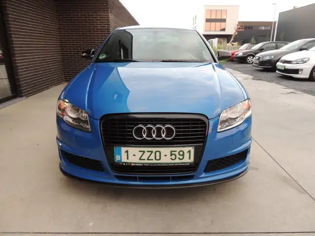 Audi A4 view 7