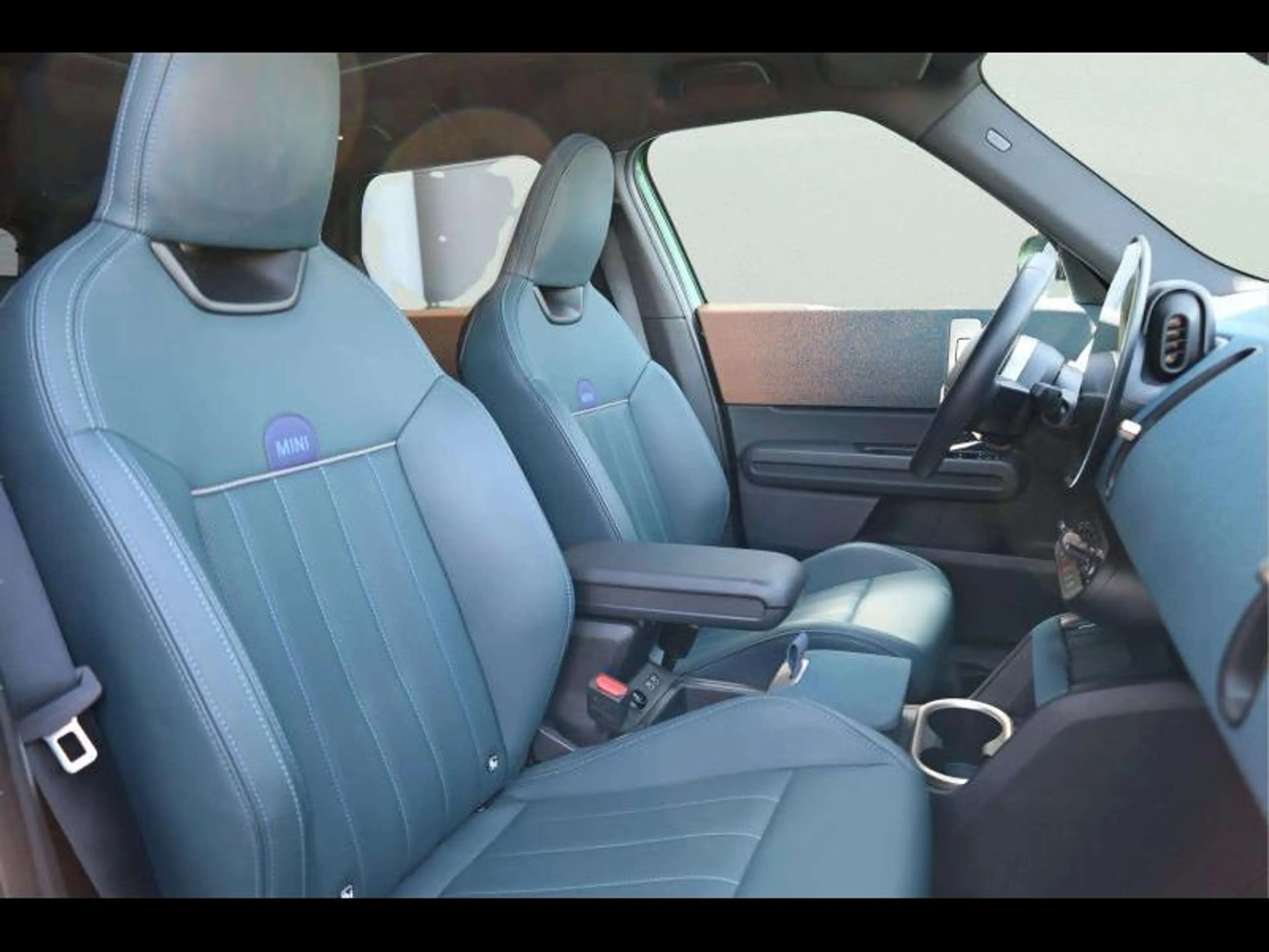 MINI Countryman E — photo 11