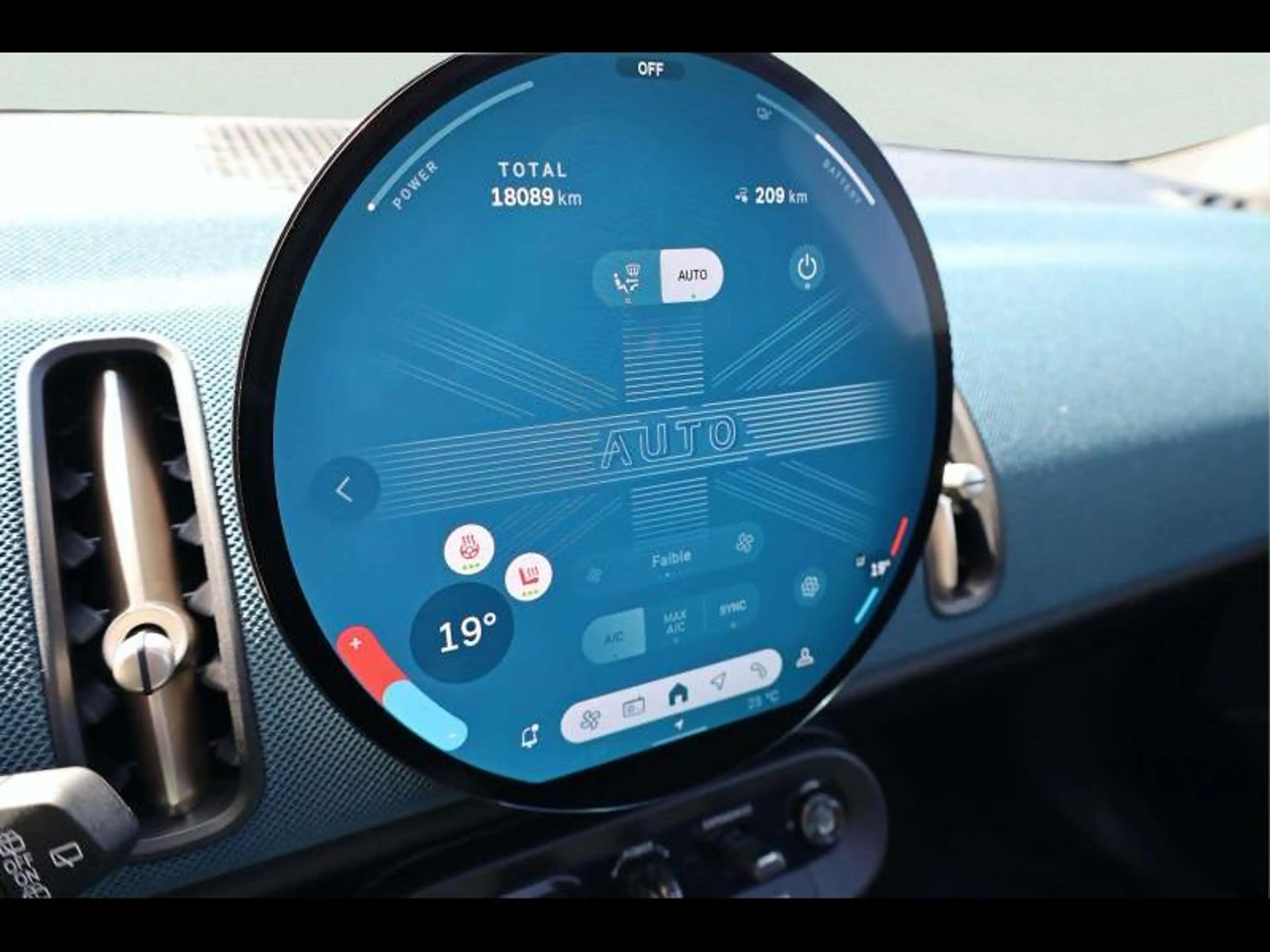 MINI Countryman E — photo 15