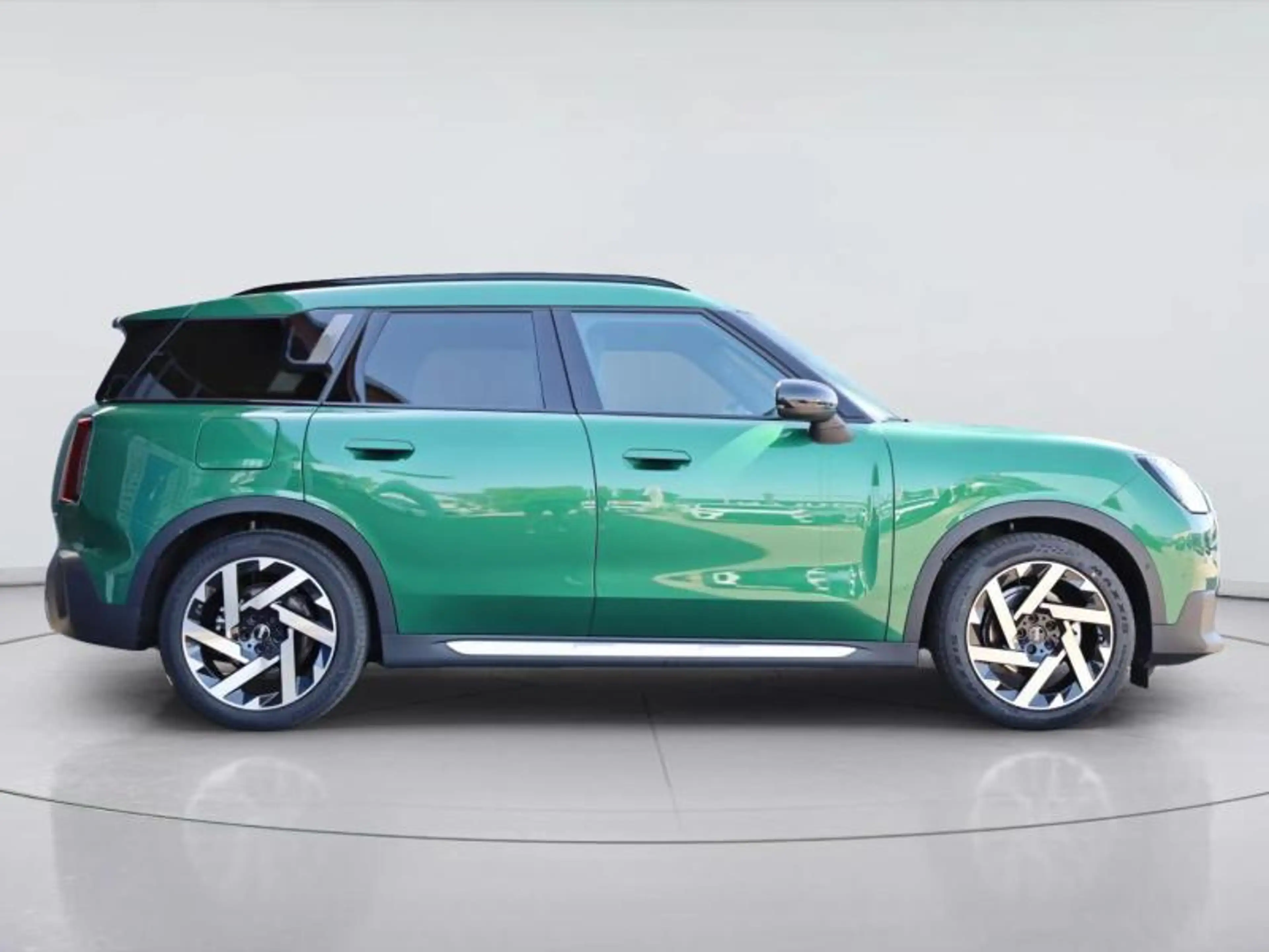MINI Countryman E — photo 3