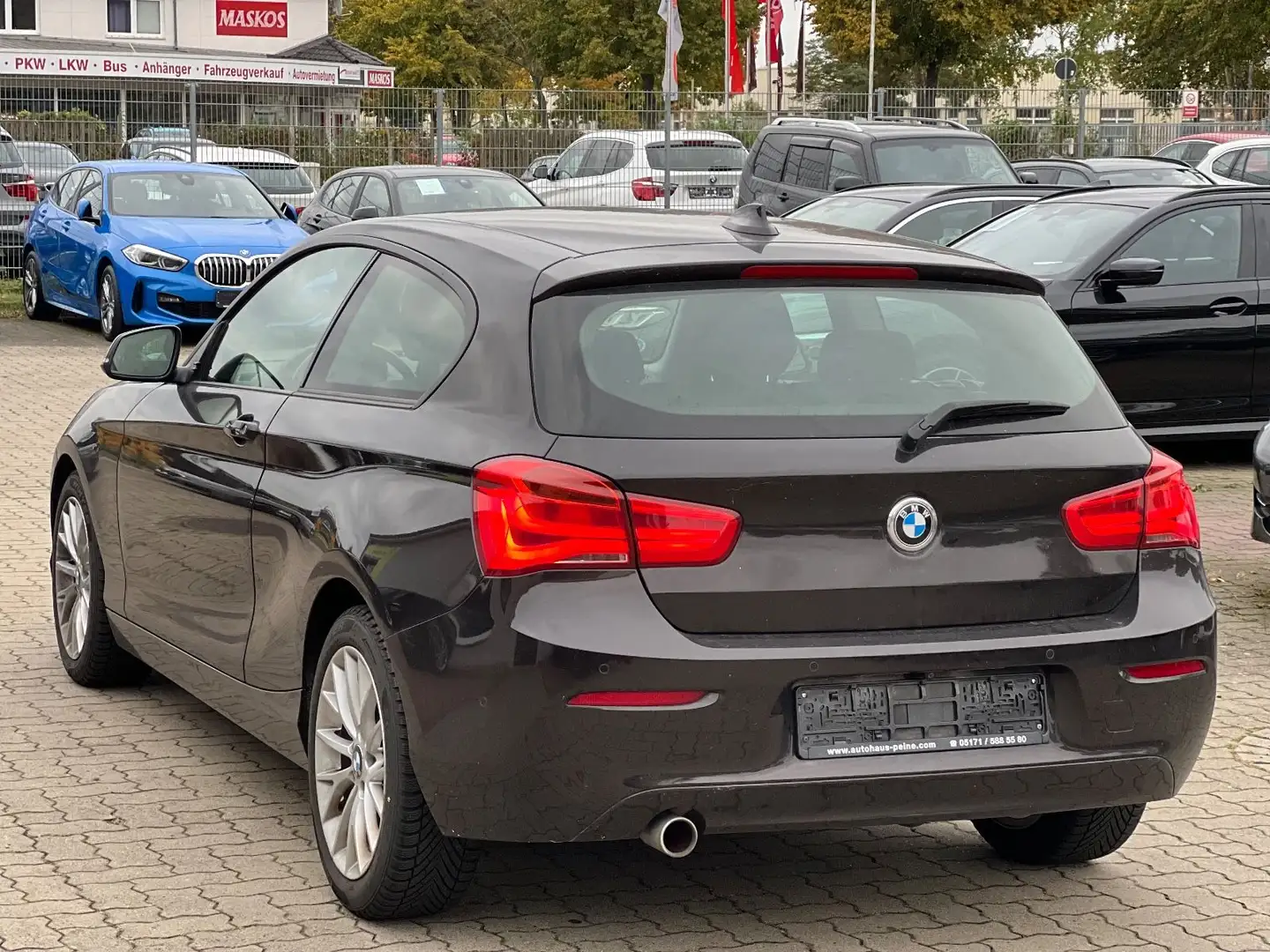 BMW 118 d Lim. /3-trg/Aut/Navi/LED/Kamera/Tempo/Klima Braun - 2
