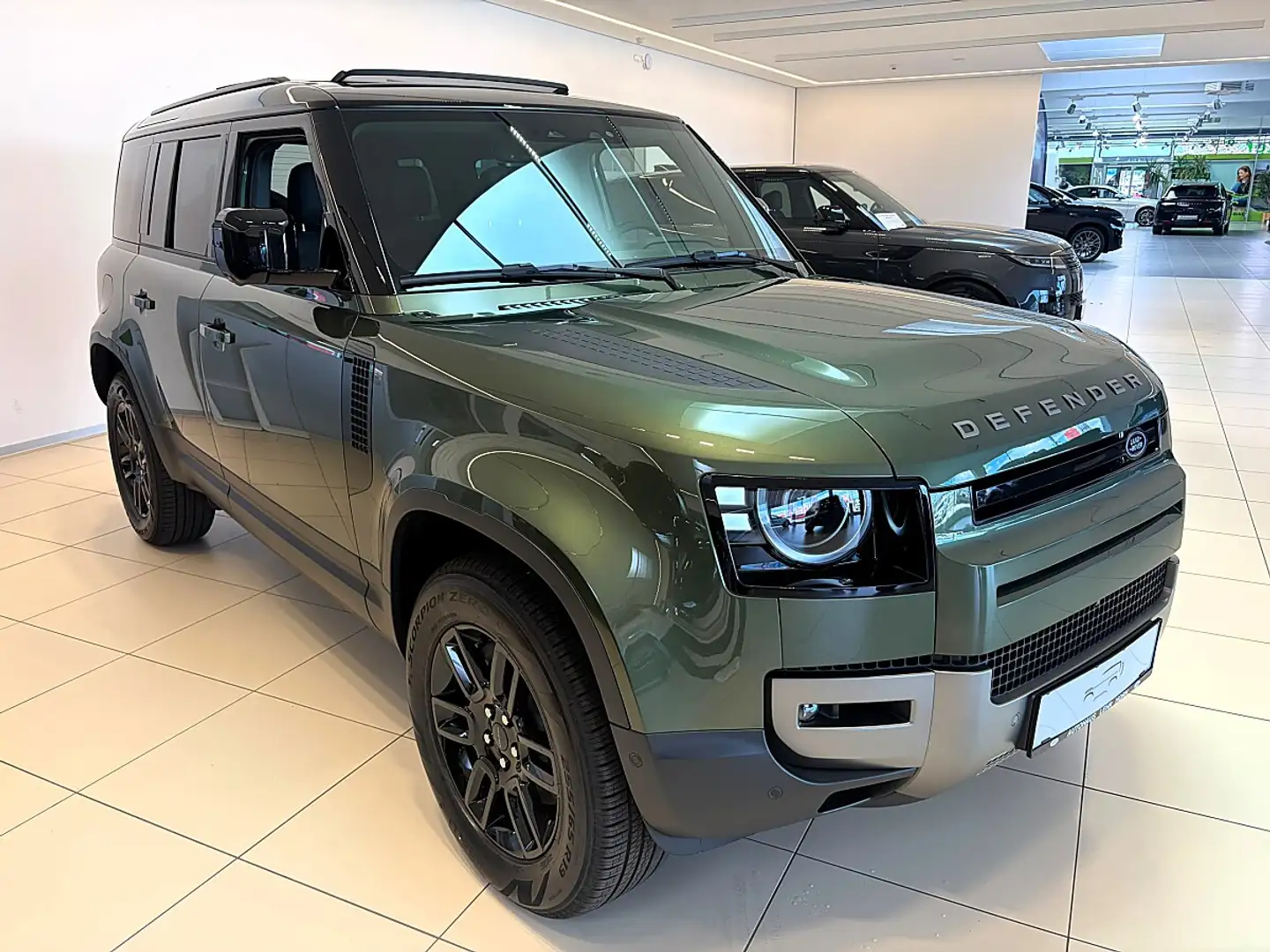 Land Rover Defender 110 P300e AWD S Aut. Grün - 1