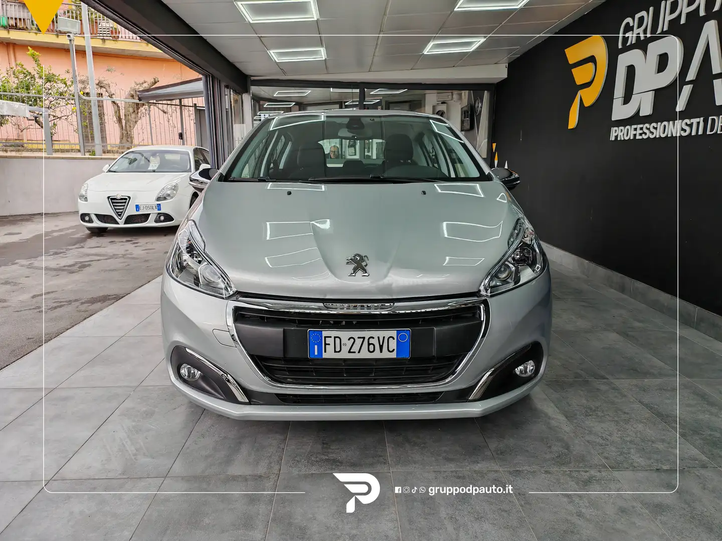 Peugeot 208 208 5p 1.6 bluehdi Allure 75cv Silber - 2