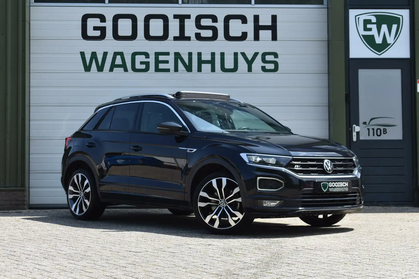 Volkswagen T-Roc 1.5 TSI Sport Business R | Schuifdak | Virtual | Noir - 2