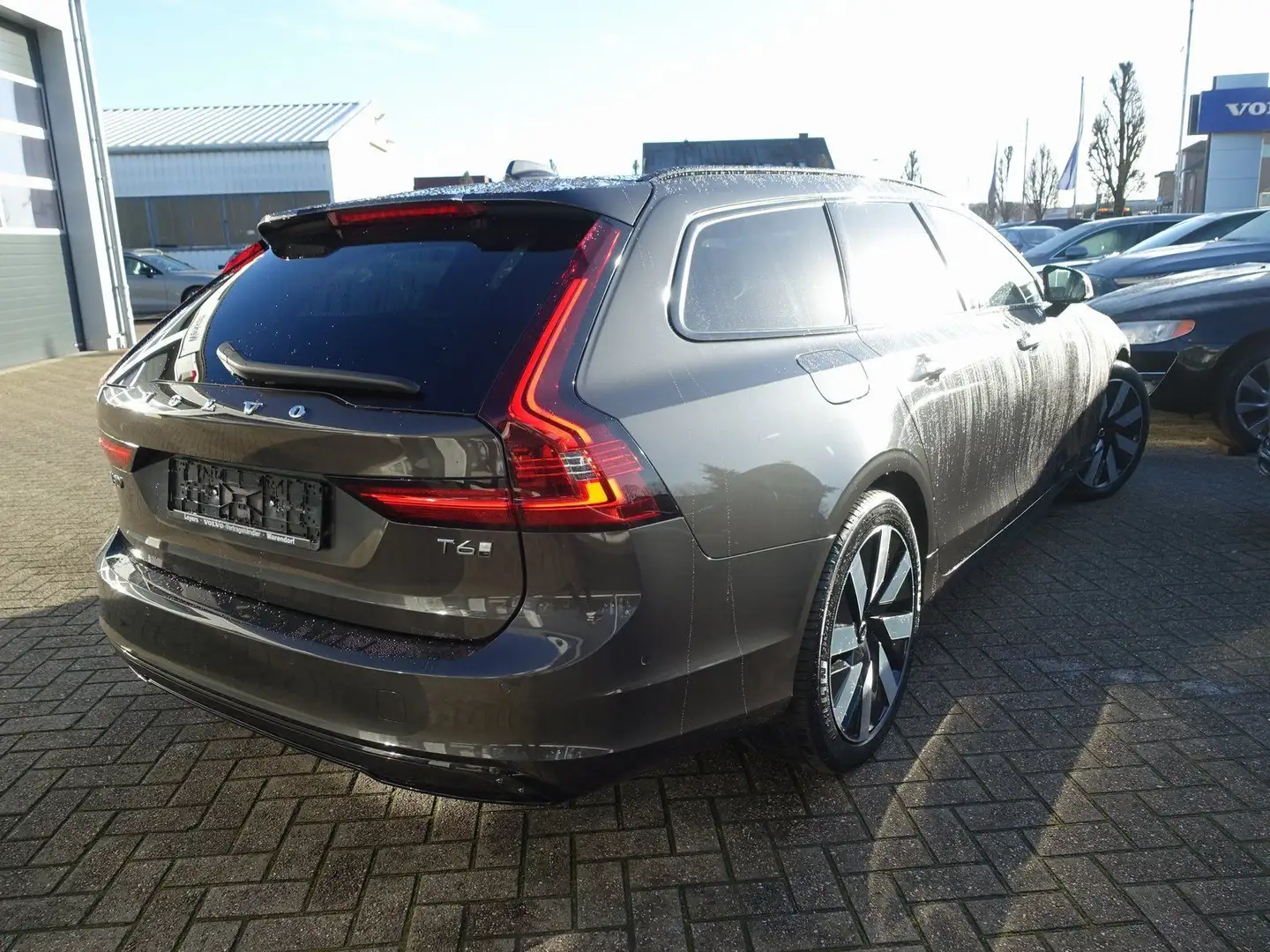 Volvo V90 Plus Dark T6 AWD Plug-in Hybrid BLIS/360° Grau - 2