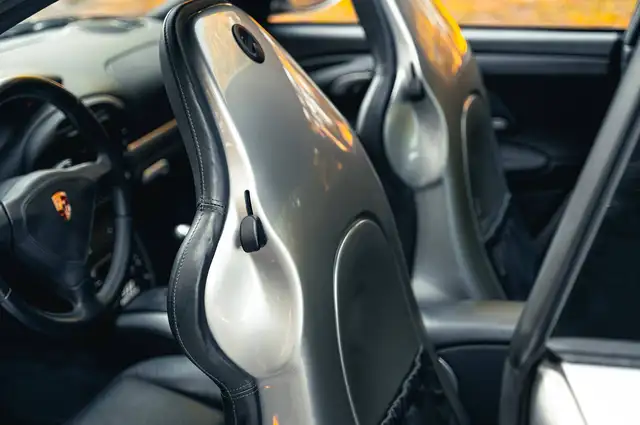 Porsche 911 view 8