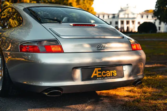 Porsche 911 view 25