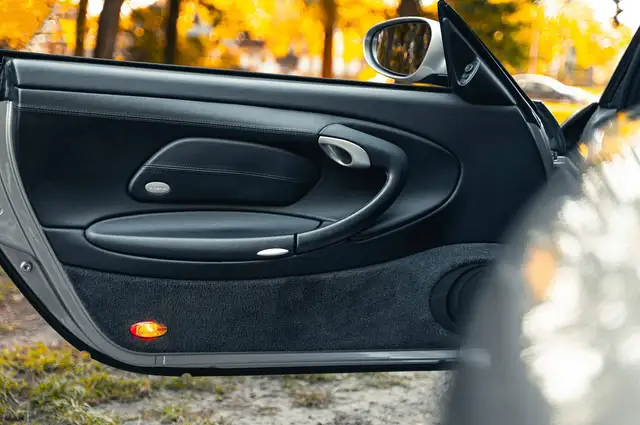 Porsche 911 view 18