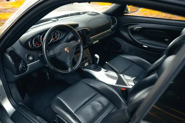 Porsche 911 view 17