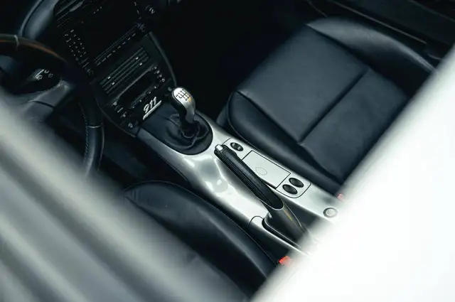 Porsche 911 view 13