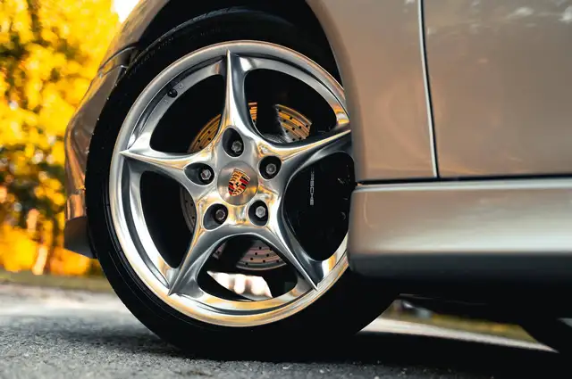 Porsche 911 view 23