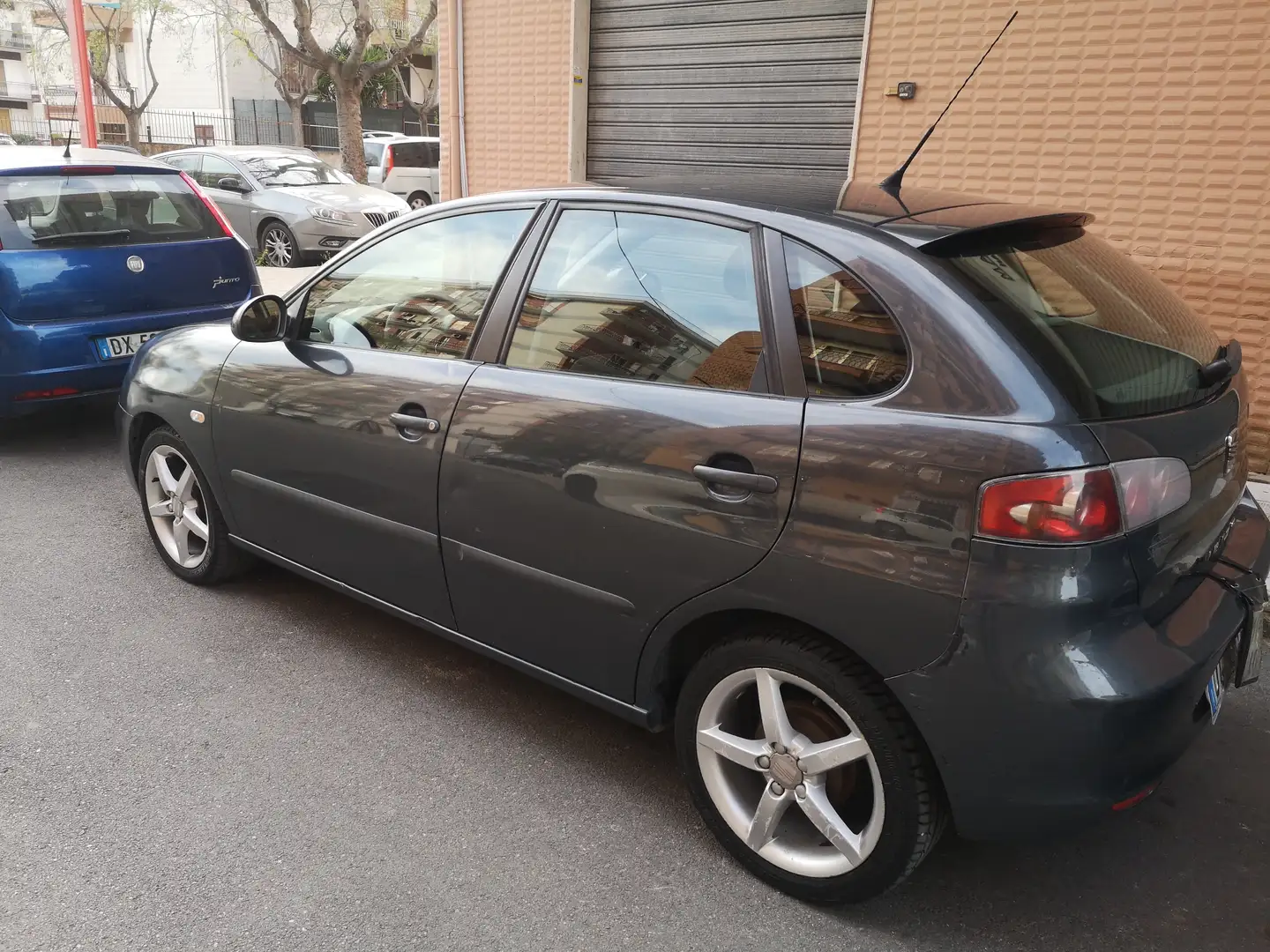 SEAT Ibiza Ibiza III 2006 5p 1.2 12v Stylance c/radio Grigio - 2