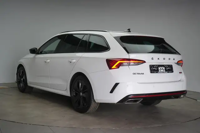 Skoda Octavia view 6