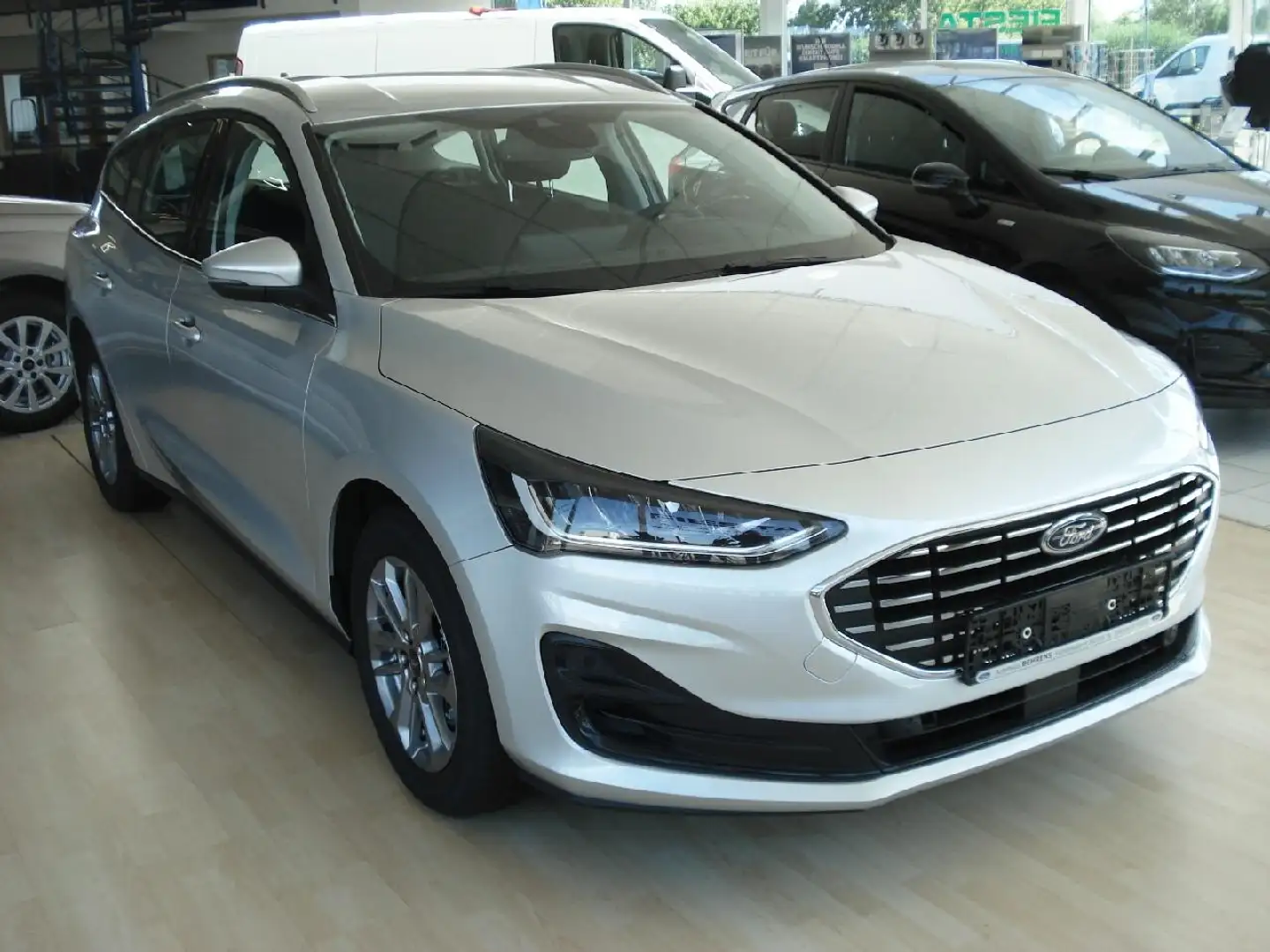 Ford Focus Titanium Silber - 2