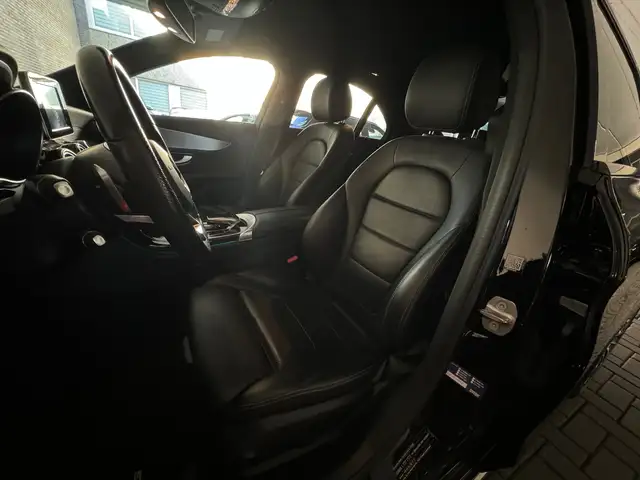 Mercedes-Benz C-Class view 6