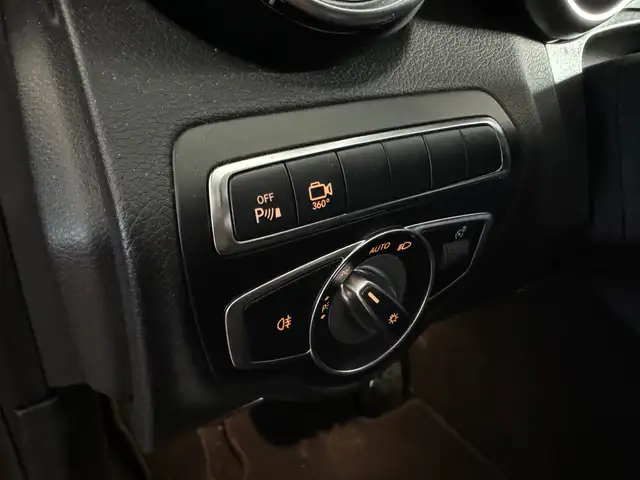 Mercedes-Benz C-Class view 22