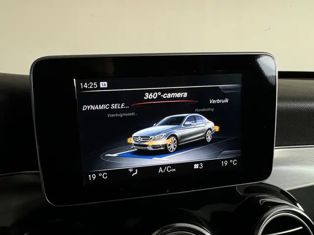 Mercedes-Benz C-Class view 30