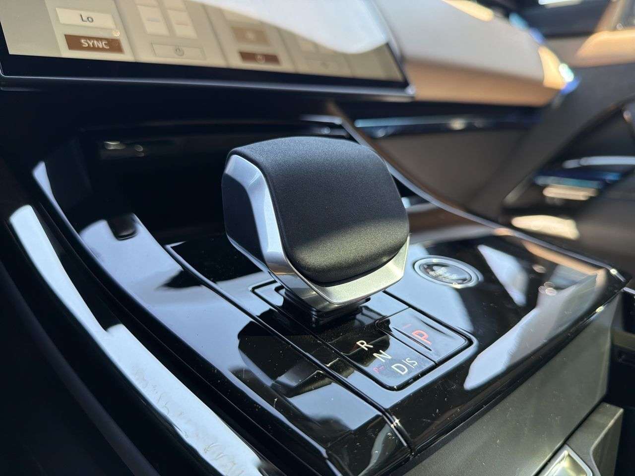 2026 Land Rover Range Rover Sport P400 Dynamic HSE thumb 17