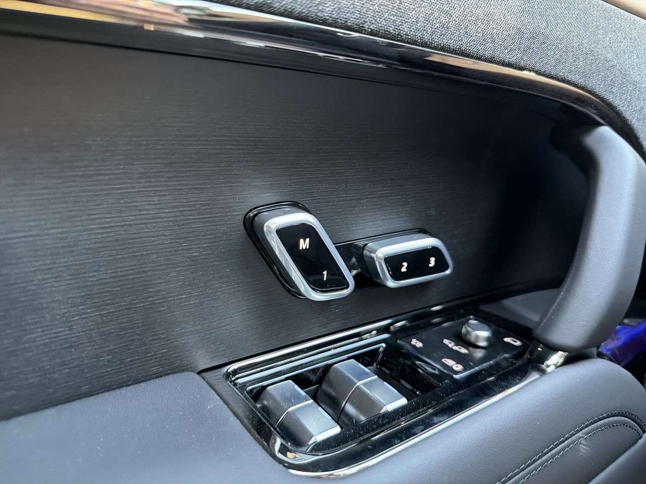 2026 Land Rover Range Rover Sport P400 Dynamic HSE thumb 9