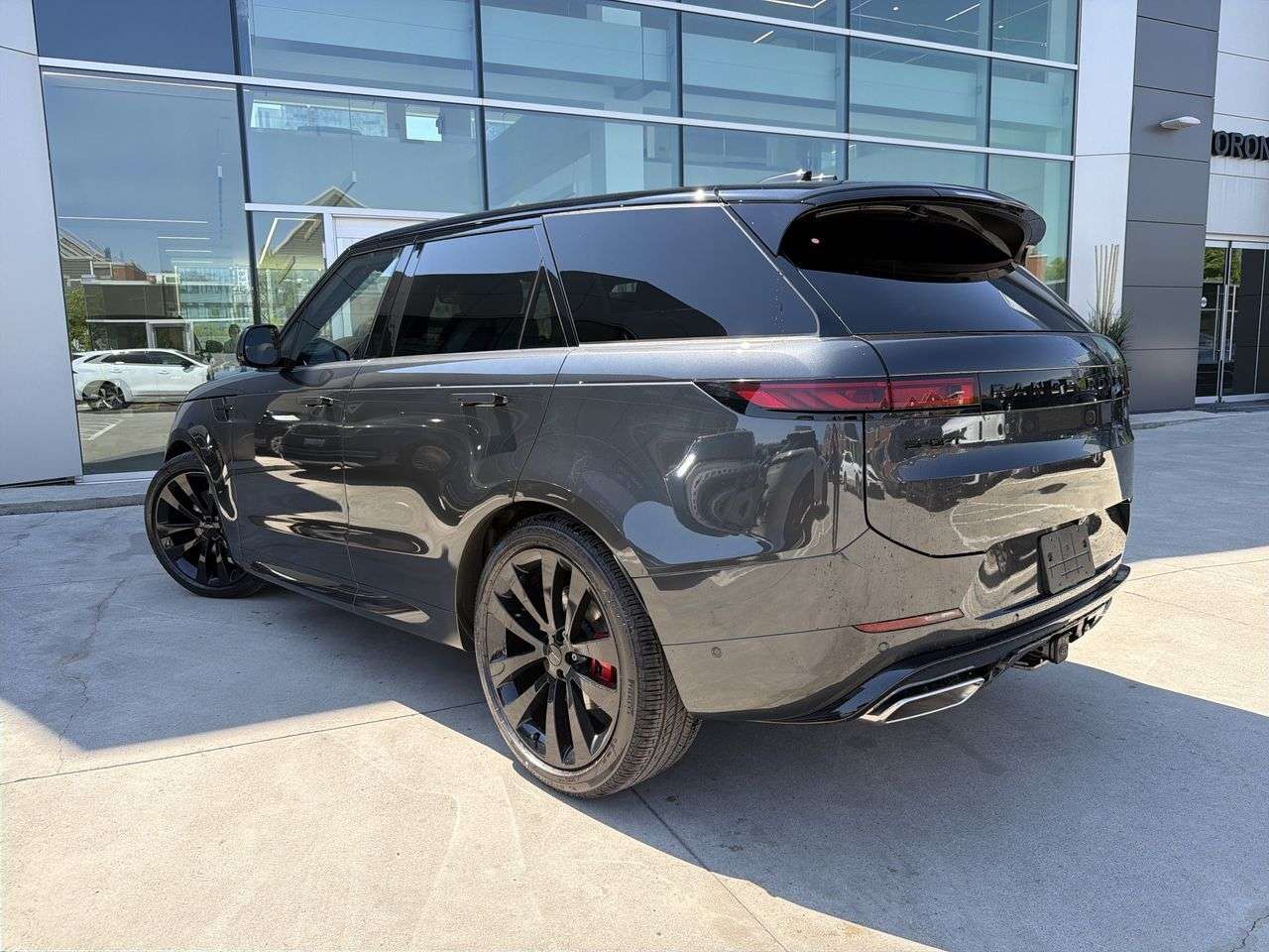 2026 Land Rover Range Rover Sport P400 Dynamic HSE thumb 6