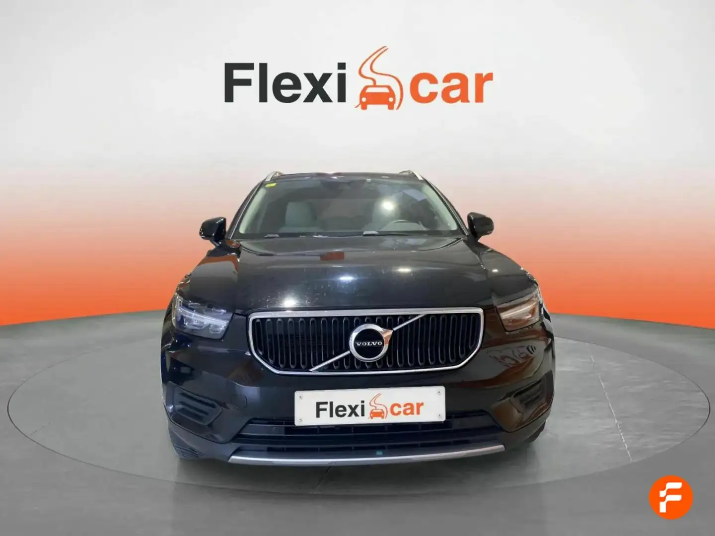Volvo XC40 D4 Momentum AWD Aut. Negro - 2