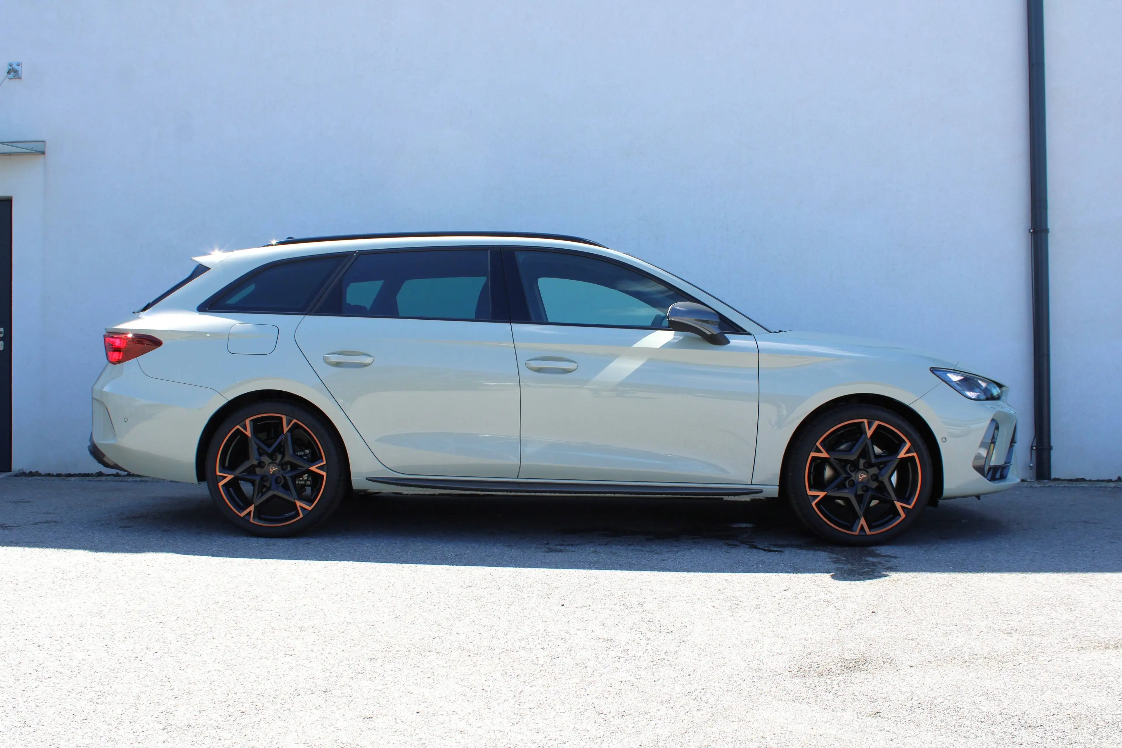 CUPRA Leon SP Kombi 1.5 eTSI DSG 150 PS mit megavielen Extras! — photo 11