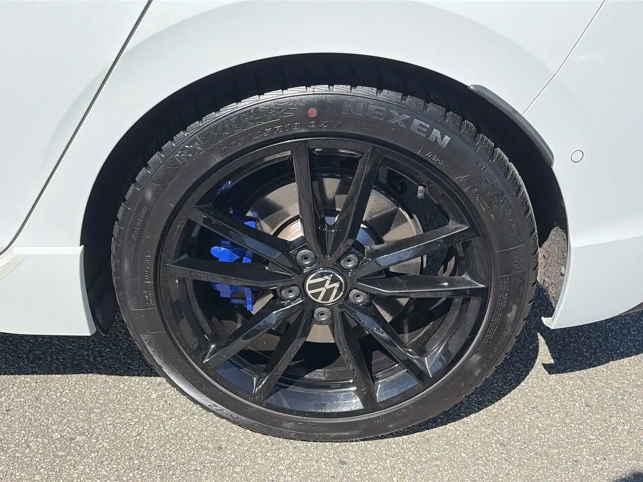Volkswagen Golf R снимка Volkswagen Golf R