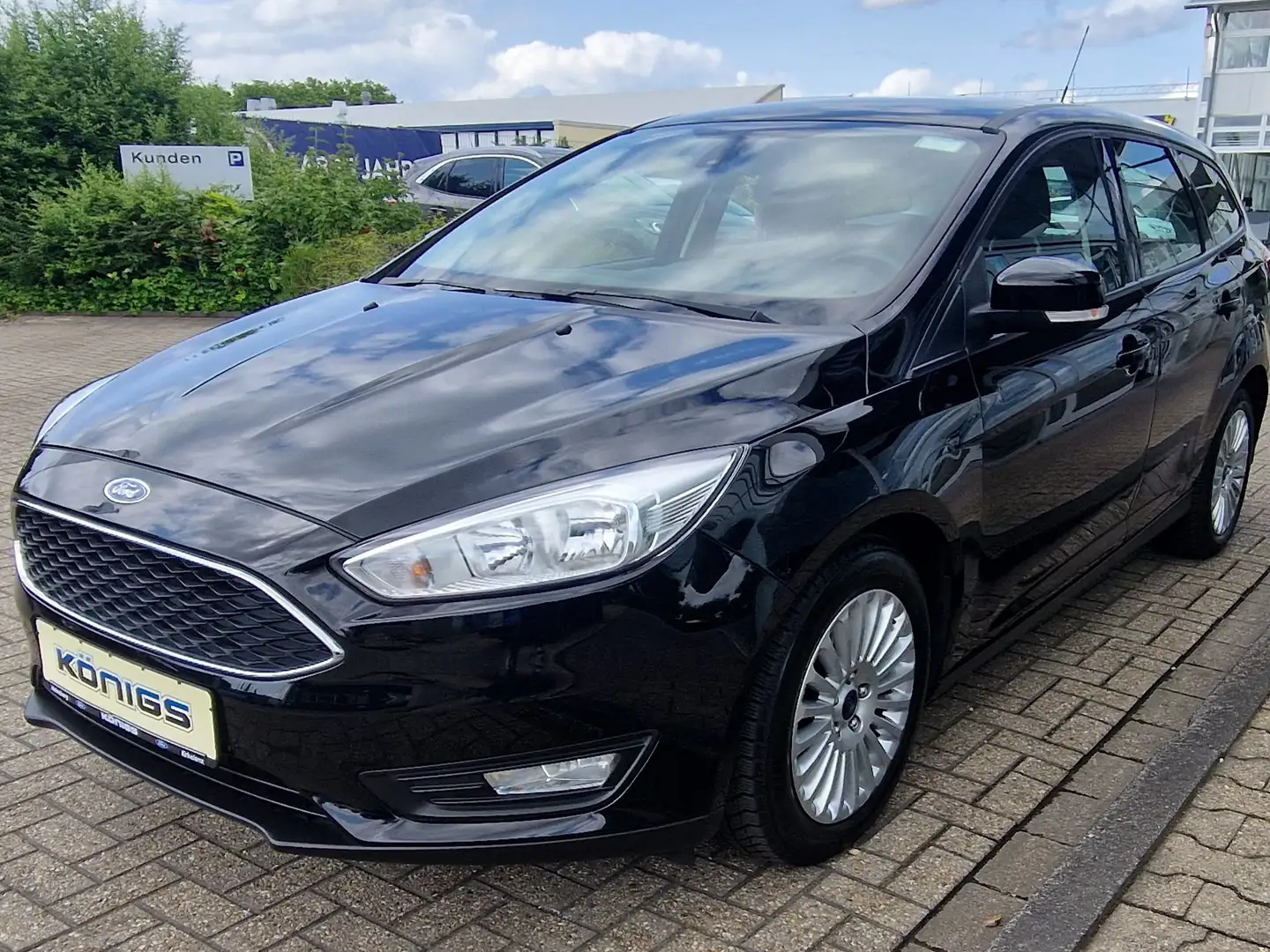 Ford Focus Business Zwart - 1
