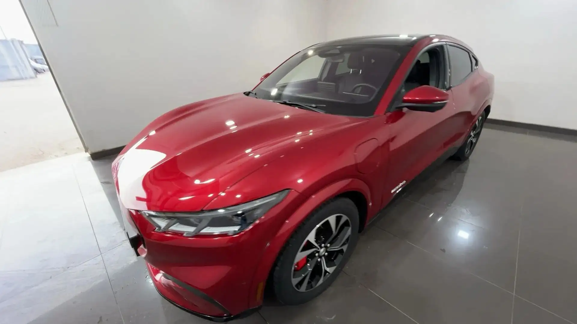 Ford Mustang Mach-E Mustang Extended Range AWD CVT Rot - 2
