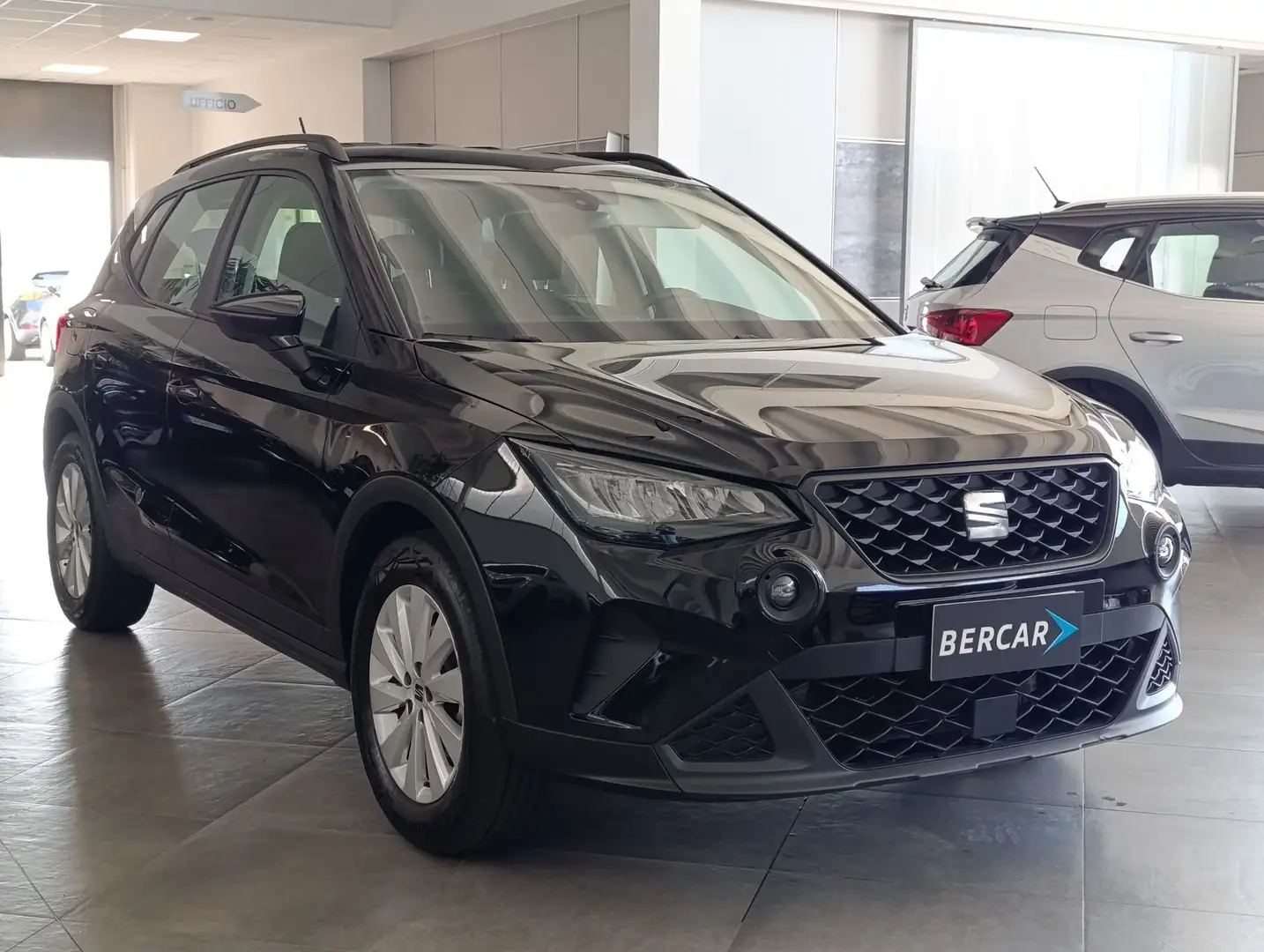SEAT Arona Arona 1.0 EcoTSI Style Schwarz - 2