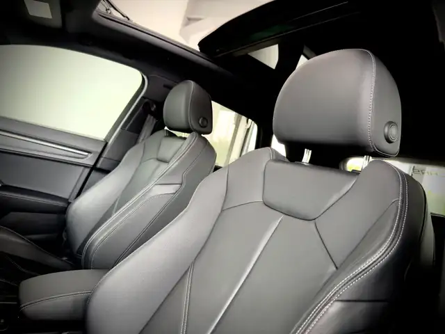 Audi Q3 view 12