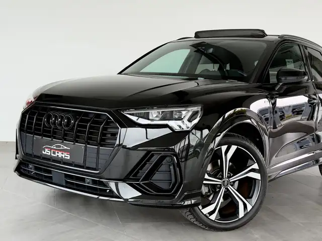 Audi Q3 view 2