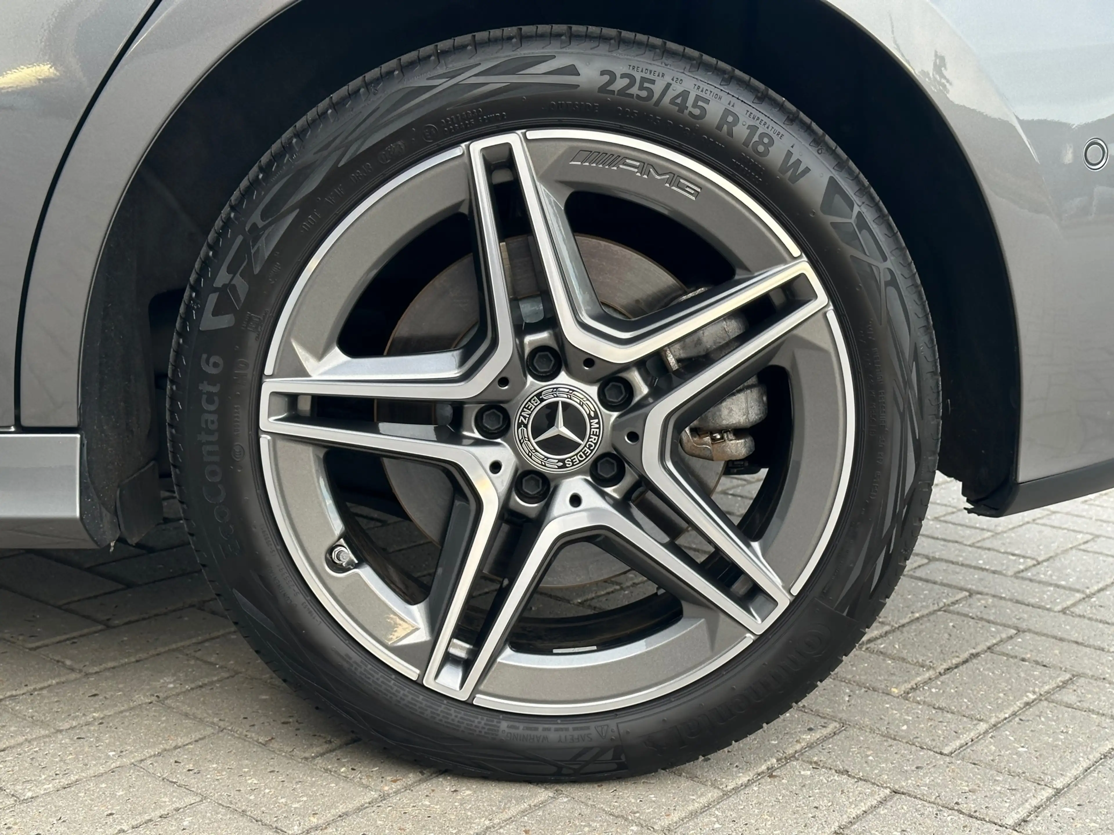Mercedes-Benz A 250 e AMG Line Facelift Keyless Sfeerverlichting Camer — photo 10