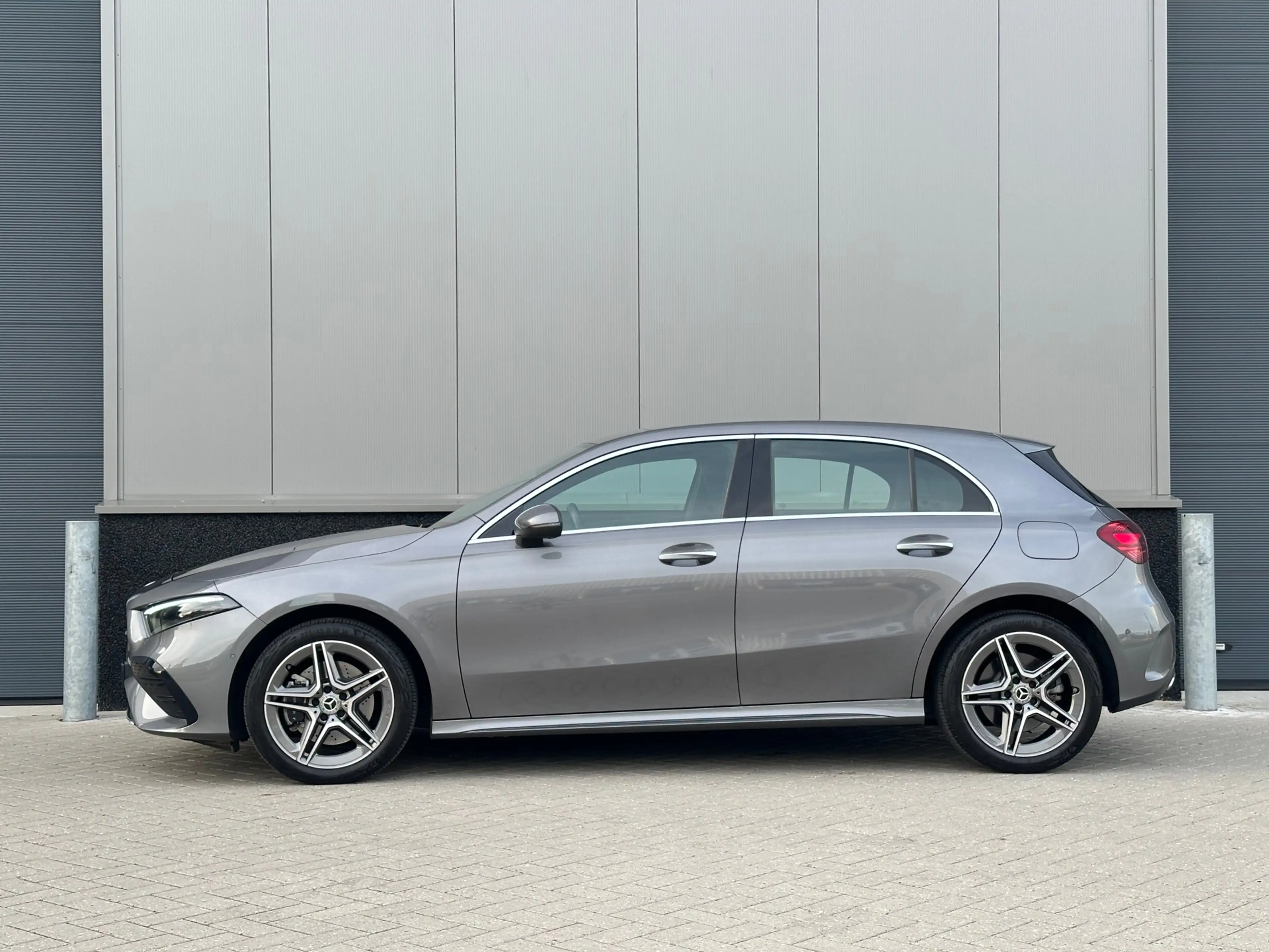 Mercedes-Benz A 250 e AMG Line Facelift Keyless Sfeerverlichting Camer — photo 6