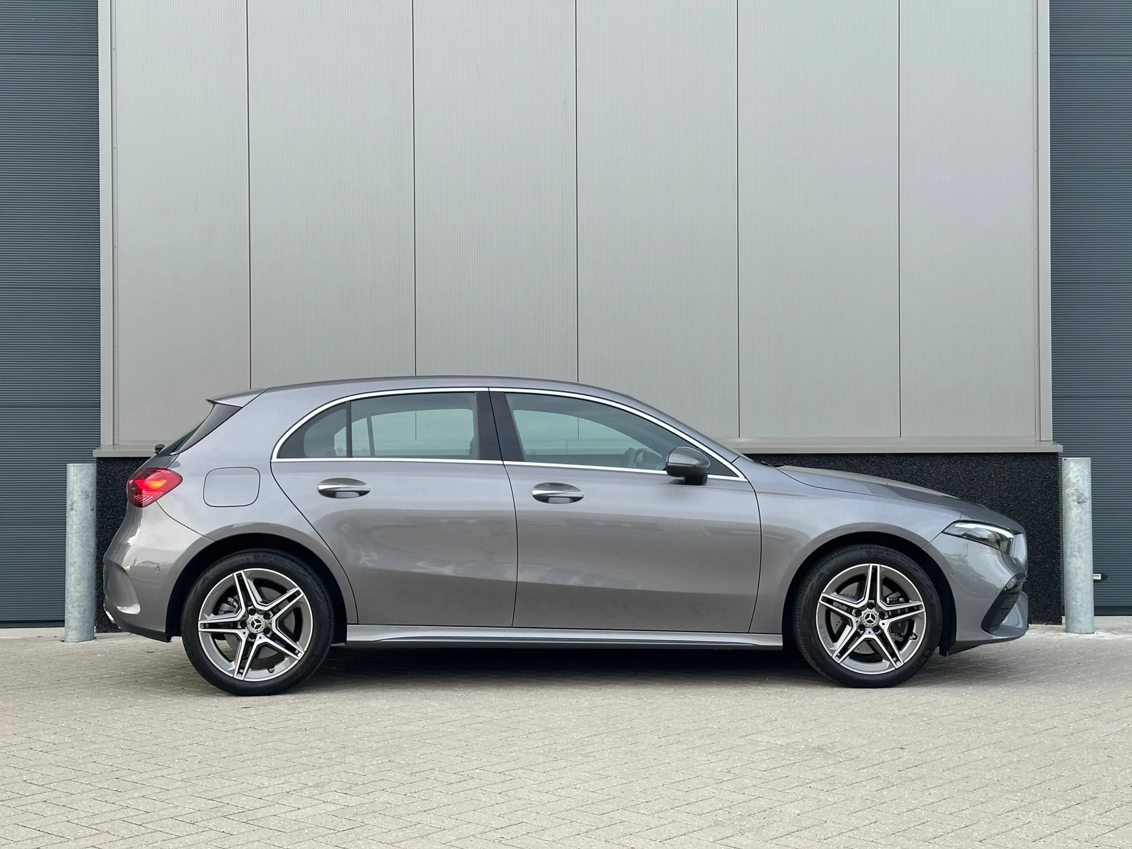Mercedes-Benz A 250 e AMG Line Facelift Keyless Sfeerverlichting Camer — photo 7