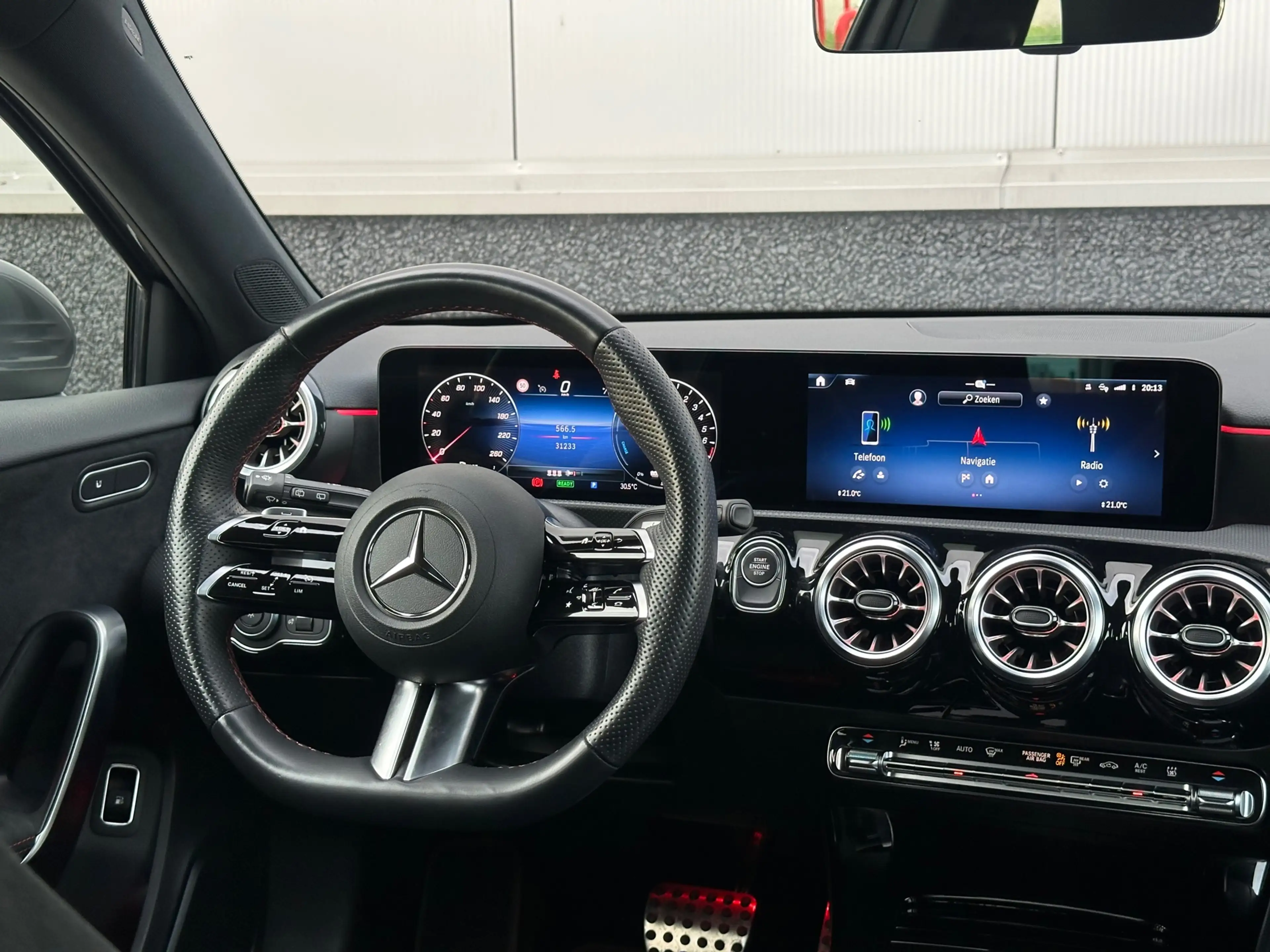 Mercedes-Benz A 250 e AMG Line Facelift Keyless Sfeerverlichting Camer — photo 5