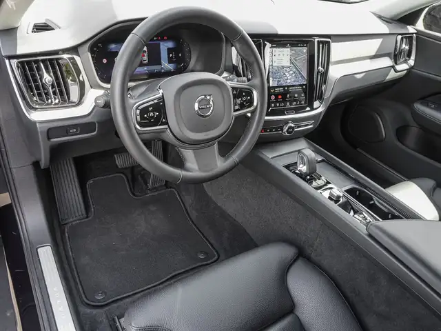 Volvo V60 Cross Country view 9