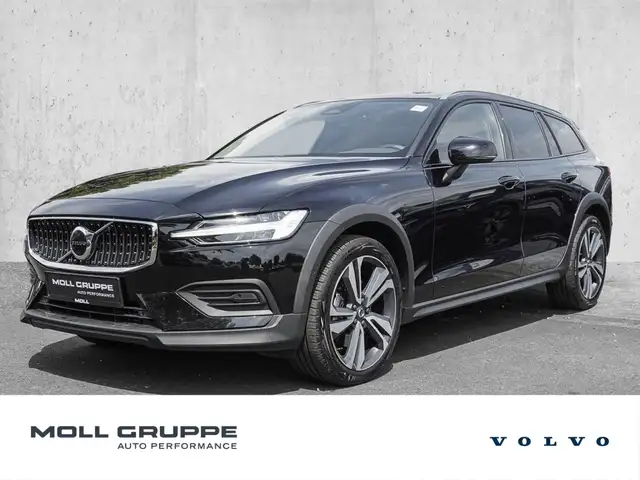 2024 Volvo V60 Cross Country in Black for sale