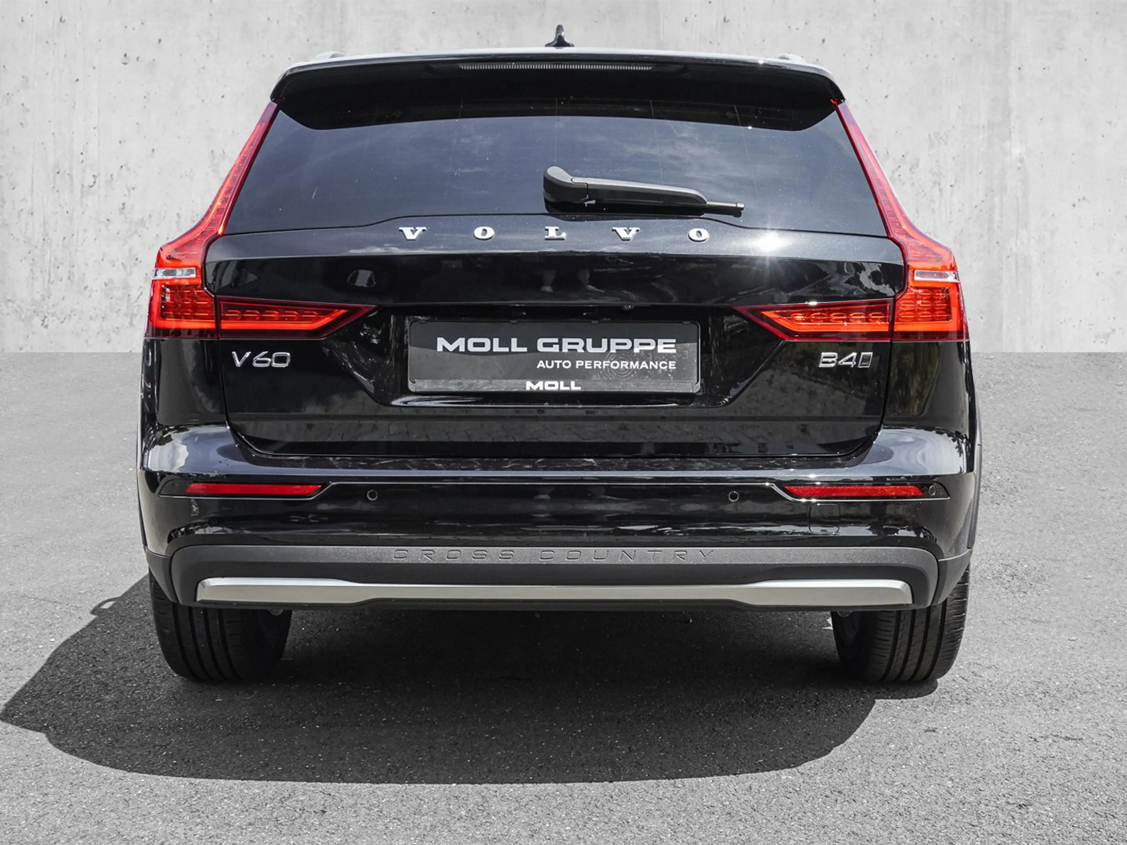 Volvo V60 Cross Country B4 AWD Plus LED — photo 6