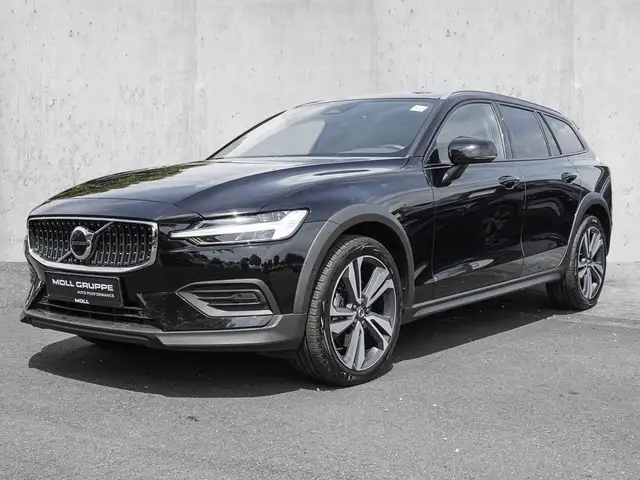 Volvo V60 Cross Country view 2