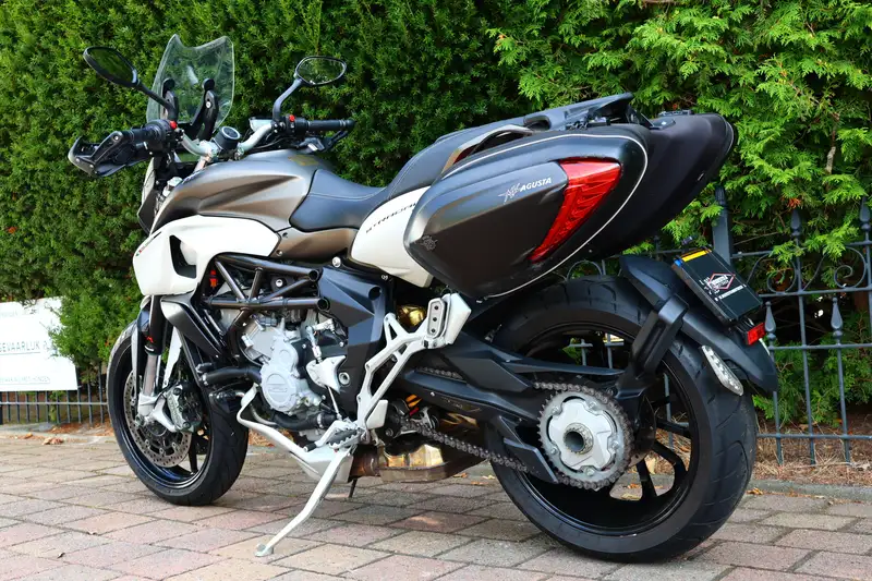 MV Agusta Stradale 800 - foto 5